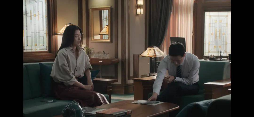 44岁要去“竞选总统”的全智贤<strong></p>
<p>亿纬锂能股票</strong>，穿衣风格都变了！