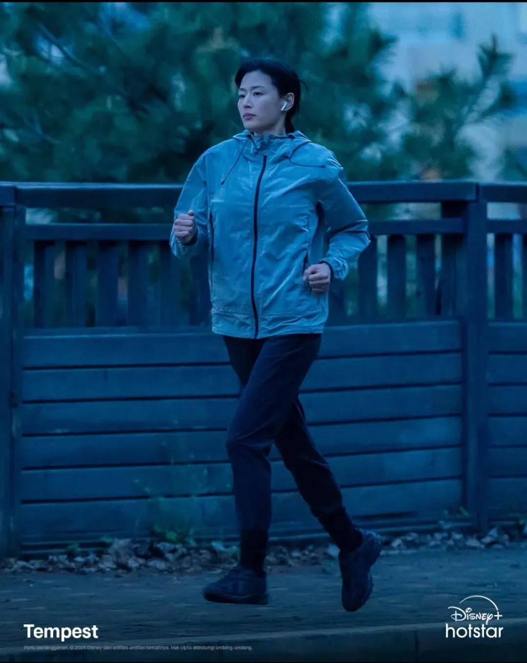 44岁要去“竞选总统”的全智贤<strong></p>
<p>亿纬锂能股票</strong>，穿衣风格都变了！