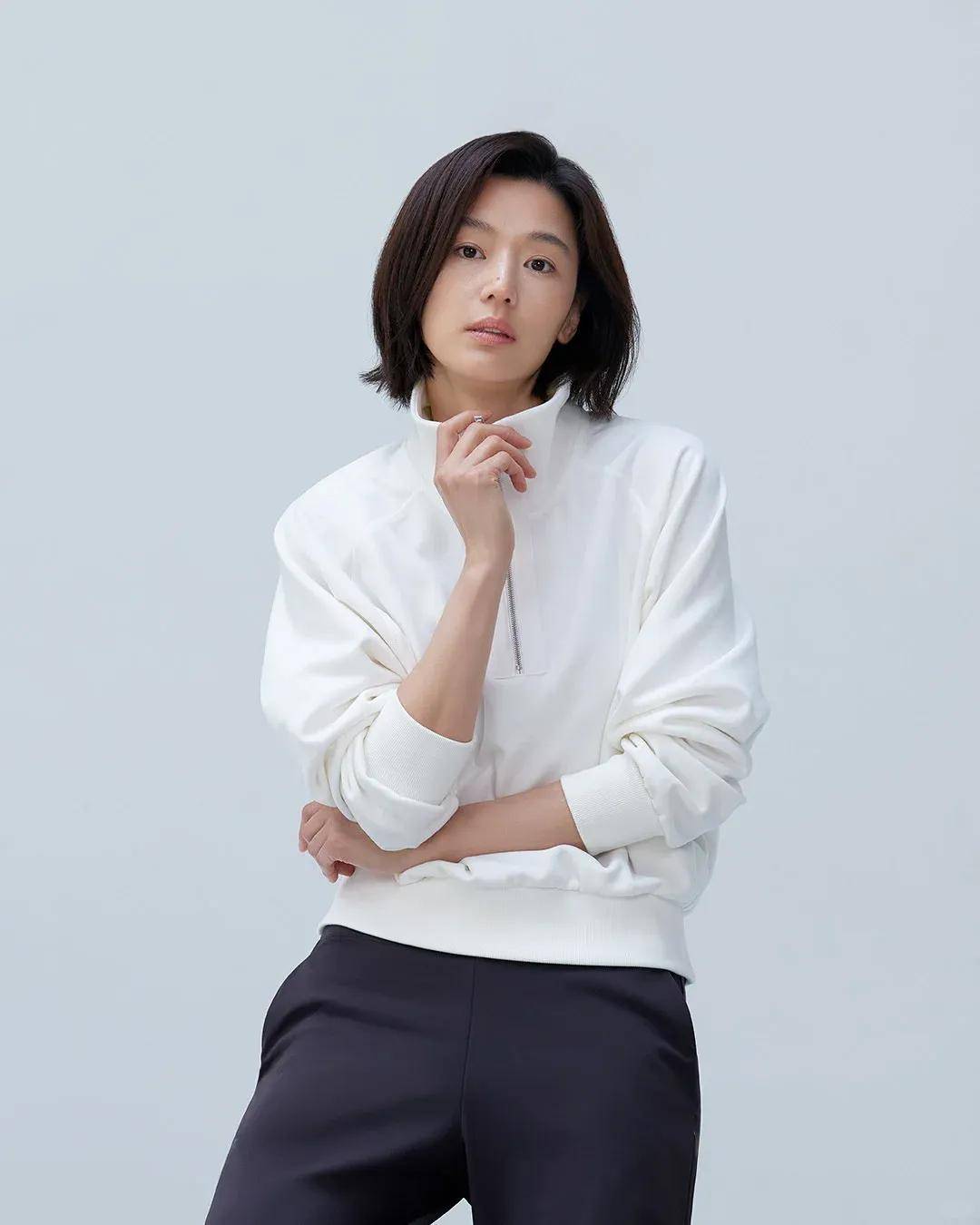 44岁要去“竞选总统”的全智贤<strong></p>
<p>亿纬锂能股票</strong>，穿衣风格都变了！