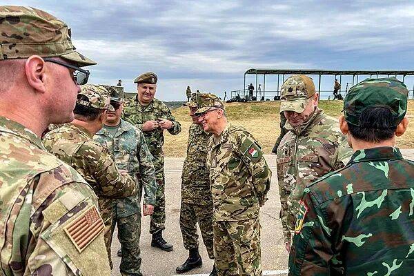 俄媒称无人机事件是做局<strong></p>
<p>亿纬锂能股票</strong>,波兰同意北约驻军,德法荷等国派战机和“爱国者”导弹