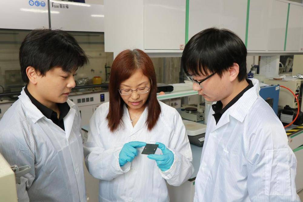 <strong></p>
<p>亿纬锂能股票</strong>我国科研人员在无机光伏材料薄膜化领域取得新进展