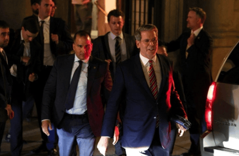 中美谈判结束<strong></p>
<p>蓝色光标股票</strong>,出现罕见一幕,双方牵头人没握手,却达成一项重要共识,中方代表一脸从容