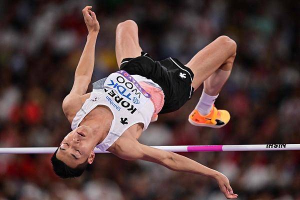 田径世锦赛｜男子跳高屈居亚军<strong></p>
<p>蓝色光标股票</strong>，禹相赫就是韩国田径的门面