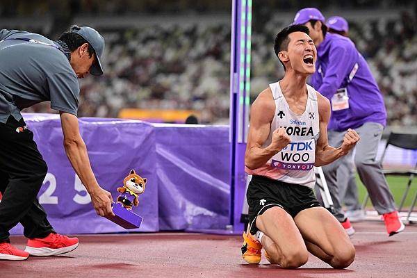 田径世锦赛｜男子跳高屈居亚军<strong></p>
<p>蓝色光标股票</strong>，禹相赫就是韩国田径的门面
