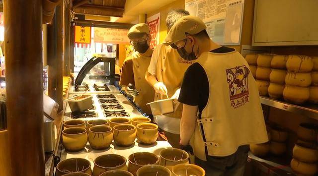 西贝发布致歉信后<strong></p>
<p>蓝色光标股票</strong>，昆明门店的情况是……