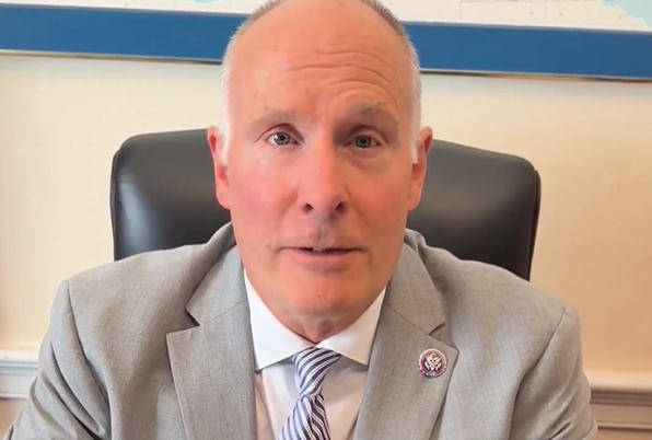 美议员出馊主意：不给稀土<strong></p>
<p>西安饮食股票</strong>，就不让中国航班落地