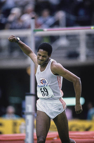 田径世锦赛｜40年世界纪录只差0.18秒就被破<strong></p>
<p>西安饮食股票</strong>，“胡子纪录”还有哪些？