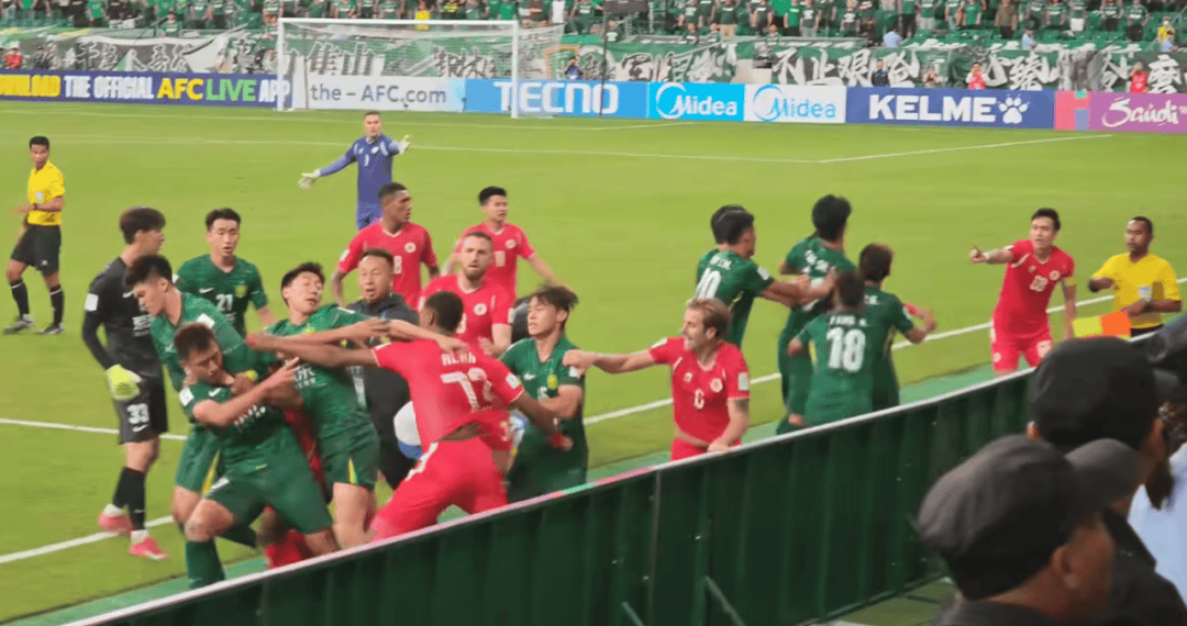 北京国安亚冠赛场爆发冲突<strong></p>
<p>西安饮食股票</strong>，场面十分混乱
