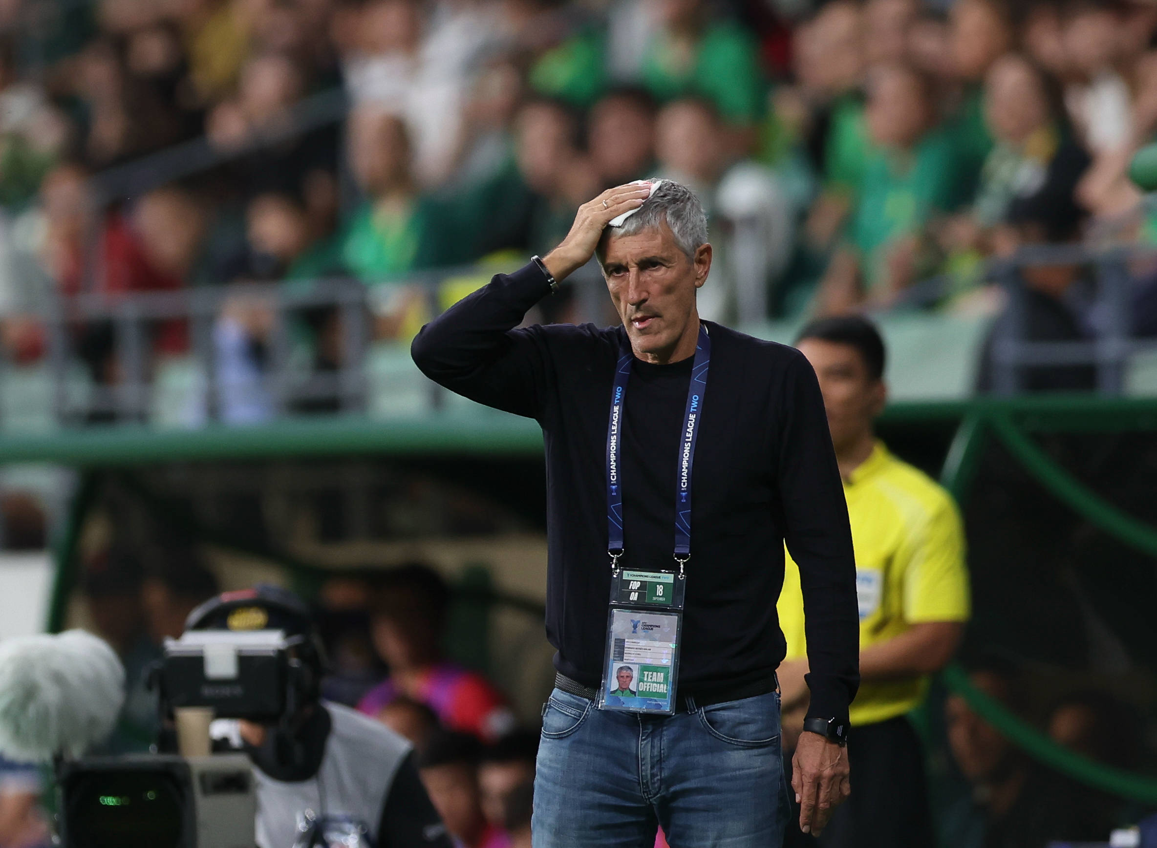 国安主帅回应被踢伤:<strong></p>
<p>西安饮食股票</strong>我回到衣室也和恩加说 这是不是瞄着我踢的