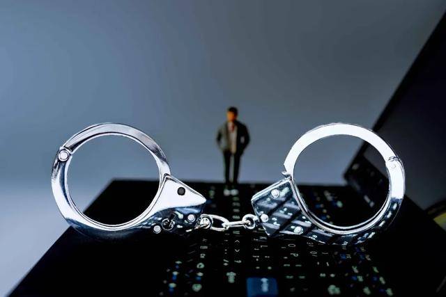 员工一年受贿9000多万<strong></p>
<p>西安饮食股票</strong>，互联网大厂如何反腐？