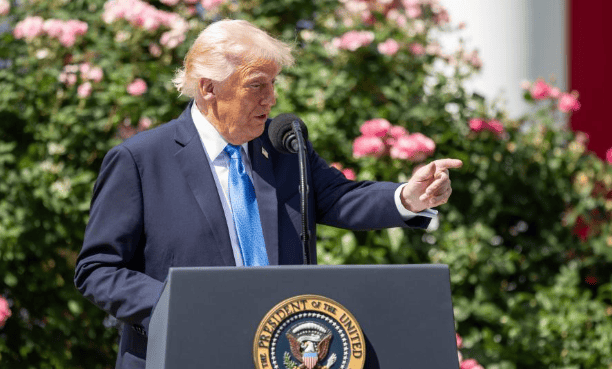 不要了!中方拒买英伟达芯片<strong></p>
<p>西安饮食股票</strong>,美政府突然翻脸了,逼37国对华征税100%?性质十分恶劣