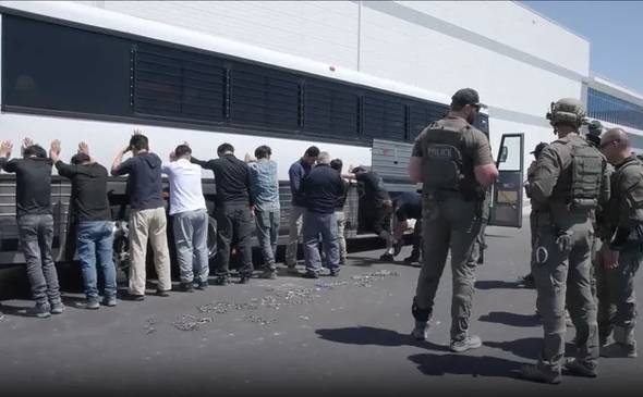 金钟：一旦特朗普掌握了这个“撒手锏”<strong></p>
<p>碧桂园股票</strong>，影响将远超议息会议决策