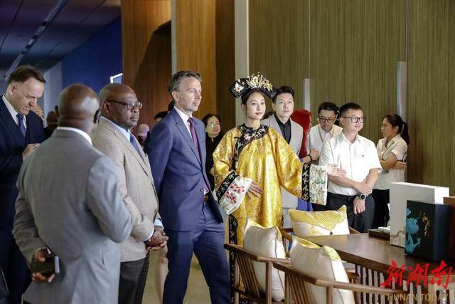 数字之光点亮海丝文明传承路<strong></p>
<p>碧桂园股票</strong>，和成天下助力海丝数字艺术公益展