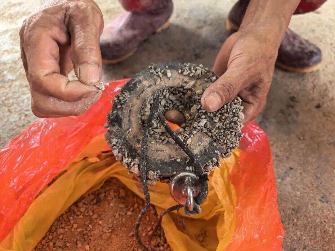 “陨石猎人”：在茂名挖出423公斤陨石；村民称此前不知有陨石<strong></p>
<p>碧桂园股票</strong>，曾见有外人来果园