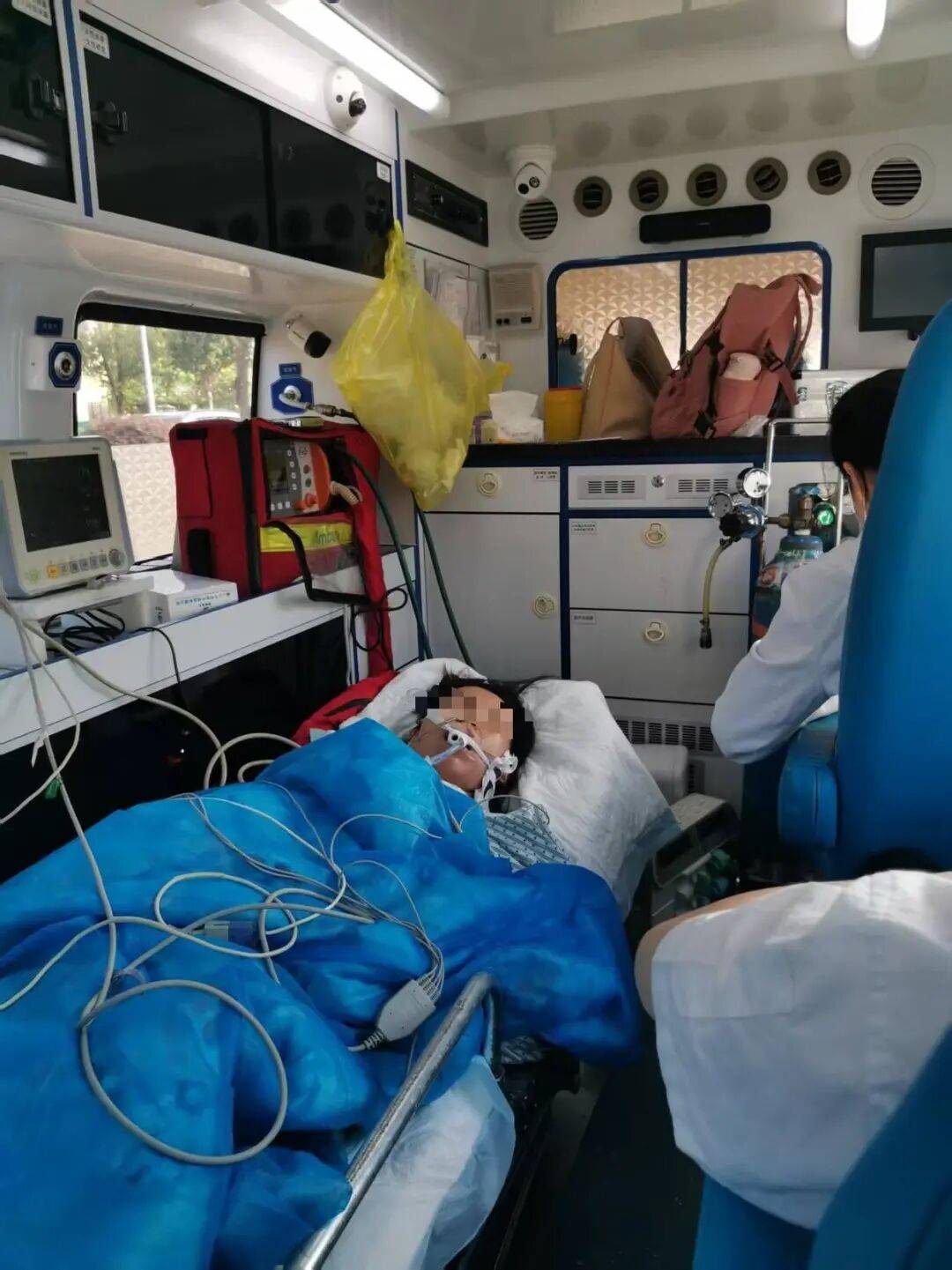 女护士结婚半年发烧头痛<strong></p>
<p>股票入门基础知识</strong>，诊治12天才确诊“脑脊髓炎”致丧失劳动能力，鉴定：两家三甲医院因未及早诊断病情，应承担责任