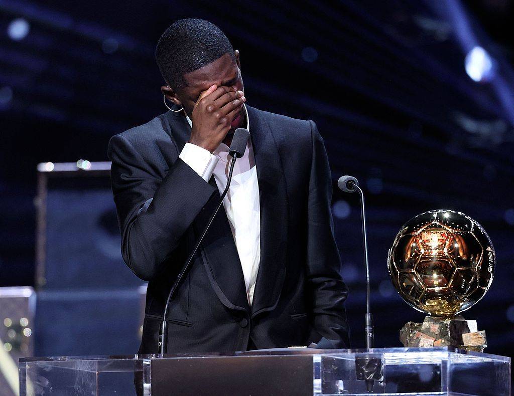 首次获奖<strong></p>
<p>股票入门基础知识</strong>!官方:28岁法国前锋登贝莱荣膺2025年金球奖