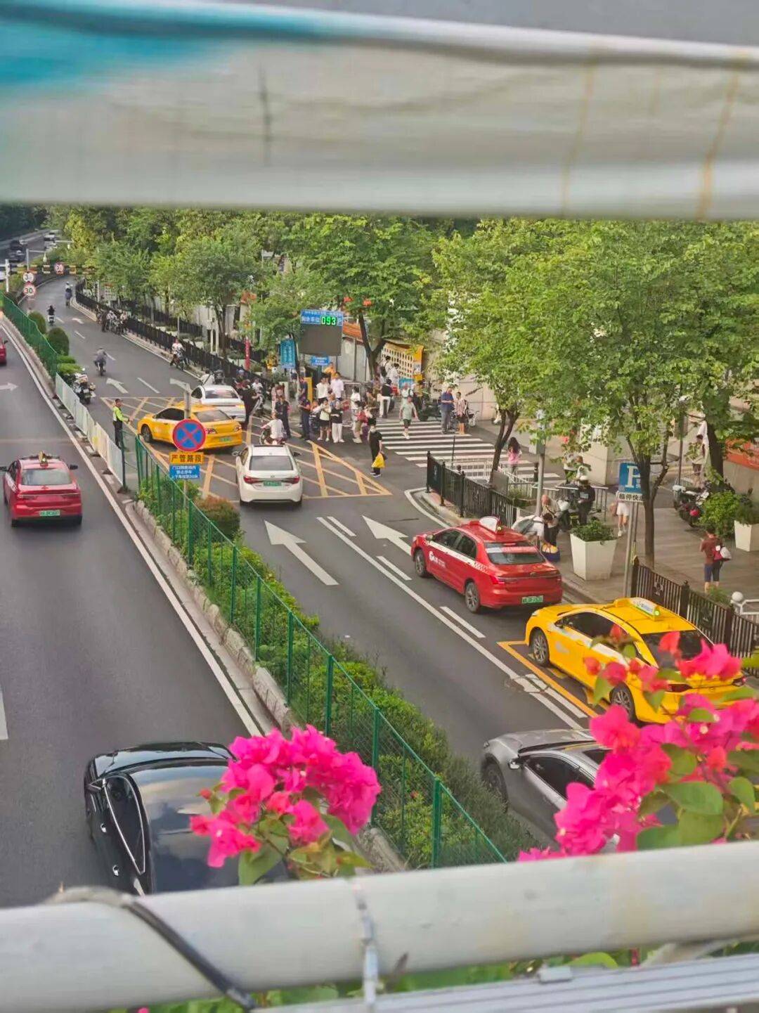 广州一医院发生伤医事件<strong></p>
<p>股票入门基础知识</strong>,参与抢救医生发声:他受伤很重,行凶者已被抓捕