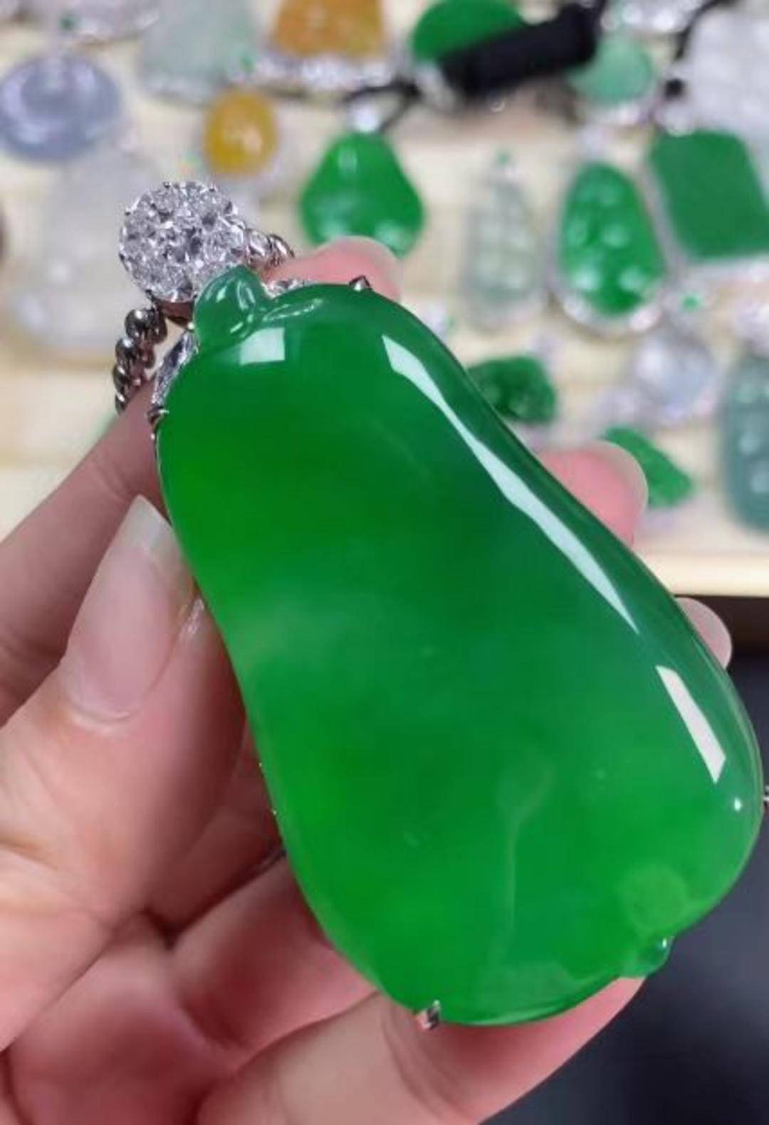 268万翡翠标错价按26.8万卖出 拒发货被判赔50万 商家:公司半年白干了<strong></p>
<p>黄河旋风股票</strong>,已上诉