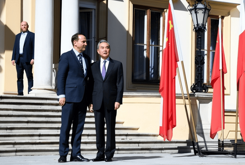 中欧班列被叫停<strong></p>
<p>黄河旋风股票</strong>,中方果断启用“备用方案”,波兰竹篮打水一场空