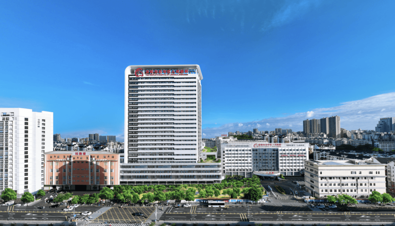 深圳一医院门口被指“举步维艰”<strong></p>
<p>中信海直股票</strong>！整治后记者实探:仍很堵