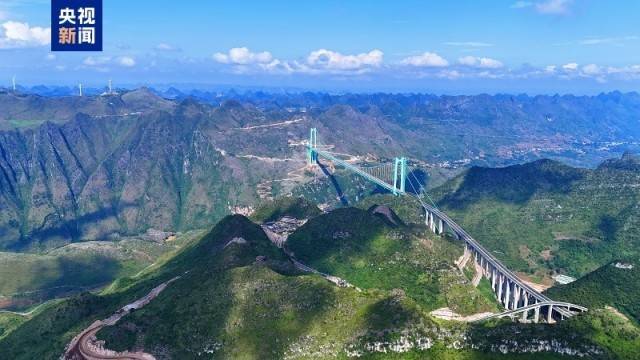 大国工程+1<strong></p>
<p>中信海直股票</strong>！世界第一高桥花江峡谷大桥今日通车