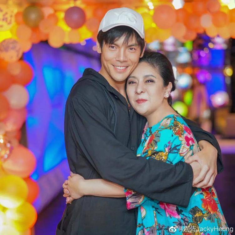 向太回应“向家破产”传闻：珠宝、豪宅都在<strong></p>
<p>北京银行股票</strong>，还养着1000多名员工；向佐力挺：说话的人请有点底线