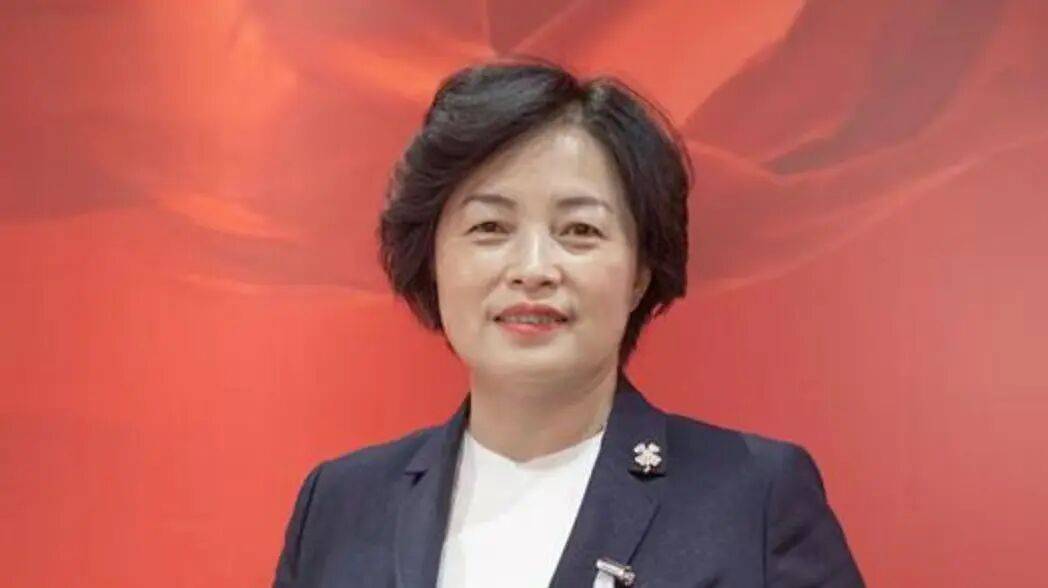 崔国静<strong></p>
<p>北京银行股票</strong>,多次收受下属、老板送的现金、消费卡、名牌女包、化妆品、保健品、高档白酒