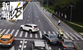 事发上海晚高峰!汹涌车流中<strong></p>
<p>云内动力股票</strong>,一男子绝望跳车,直奔民警而去……