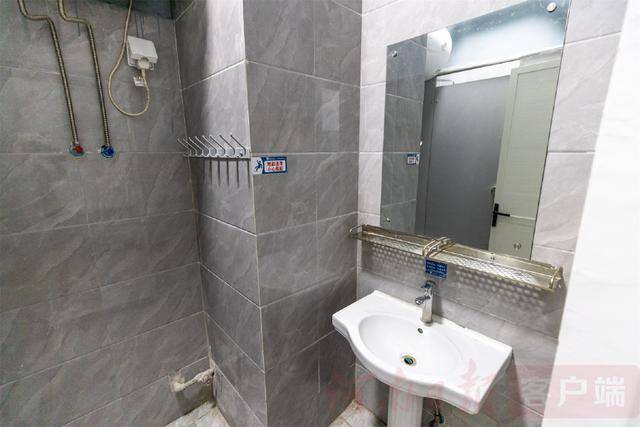 从8人间到夫妻房<strong></p>
<p>万科a股票</strong>,郑州富士康员工幸福安居“进行时”