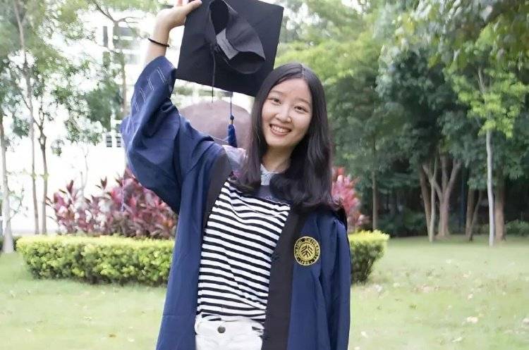 章莹颖男友国庆探望章父并协助直播<strong></p>
<p>万科a股票</strong>，网友劝其早点结婚，本人回应