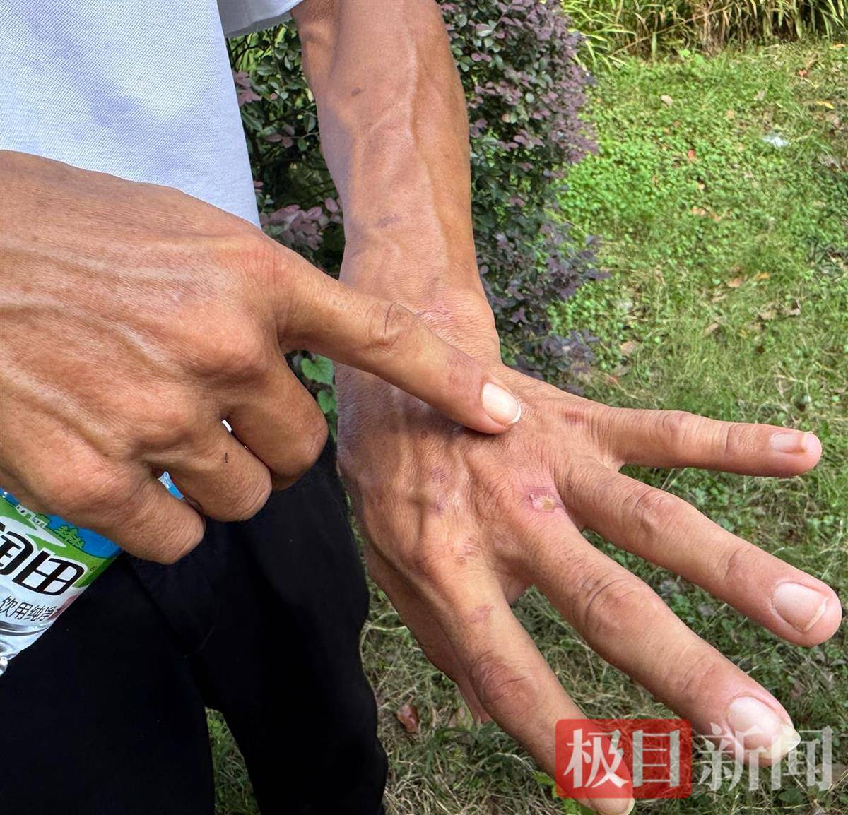 “鸡排哥”赚得盆满钵满购置多套房产?当事人幽默回应:还没到一个亿<strong></p>
<p>万科a股票</strong>,你多来,我才能多卖2份