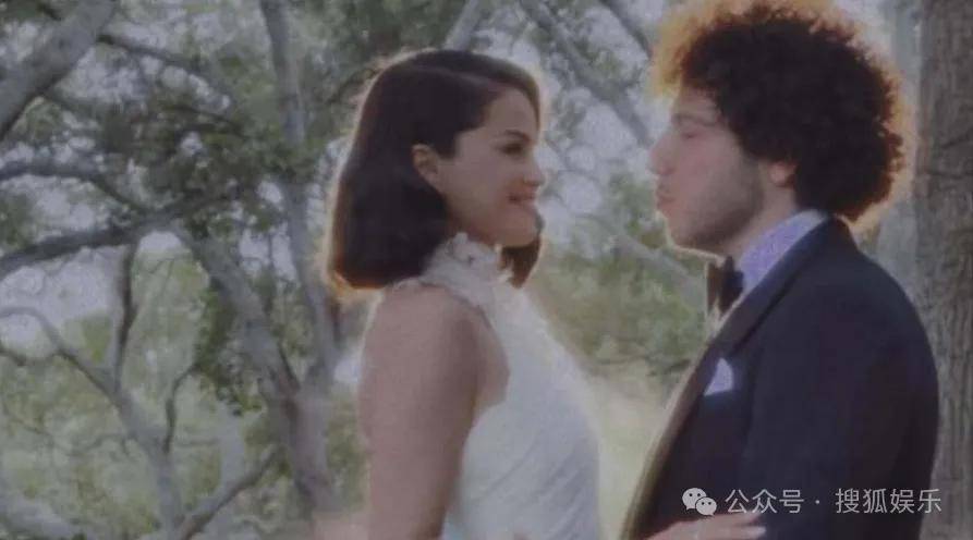 无意还是戏精?她办婚礼<strong></p>
<p>万科a股票</strong>,分手多年的他隔空说“我愿意”?