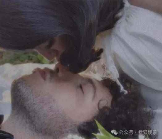 无意还是戏精?她办婚礼<strong></p>
<p>万科a股票</strong>,分手多年的他隔空说“我愿意”?