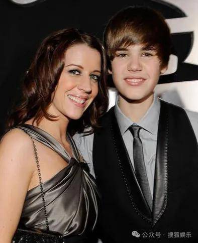 无意还是戏精?她办婚礼<strong></p>
<p>万科a股票</strong>,分手多年的他隔空说“我愿意”?