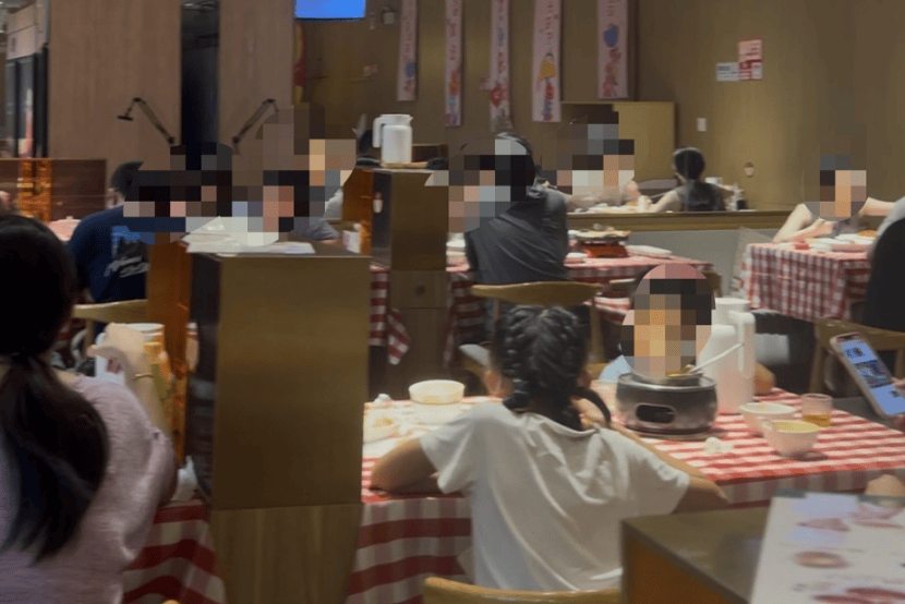 实探整改后的西贝门店：餐厅满员<strong></p>
<p>万科a股票</strong>，多位家长带儿童就餐；降价几元；后厨改为现场制作