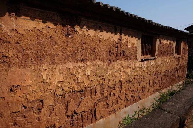 没人住的房子<strong></p>
<p>中油资本股票</strong>,为什么会“老”得特别快?