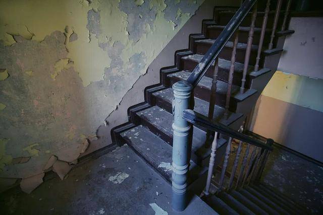 没人住的房子<strong></p>
<p>中油资本股票</strong>,为什么会“老”得特别快?