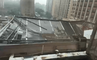 婚礼现场酒店房顶坍塌<strong></p>
<p>中油资本股票</strong>,当事新郎发声:在医院陪护,伴娘受了伤;刚坐了七八桌人,“整个宴会厅全部塌了”