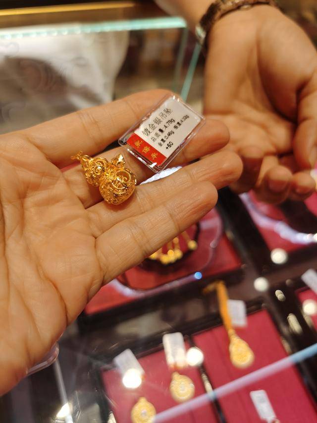 3900美元<strong></p>
<p>中油资本股票</strong>,金价再突破!黄金周深圳“旅游+淘金”火了