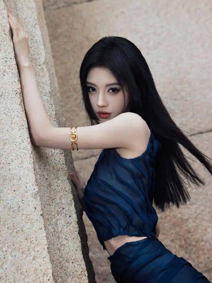 时装周上的女明星<strong></p>
<p>中油资本股票</strong>，秋冬氛围感一键封顶！