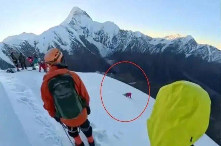 打卡拍照<strong></p>
<p>法拉第未来股票</strong>,再美也不能用生命对焦