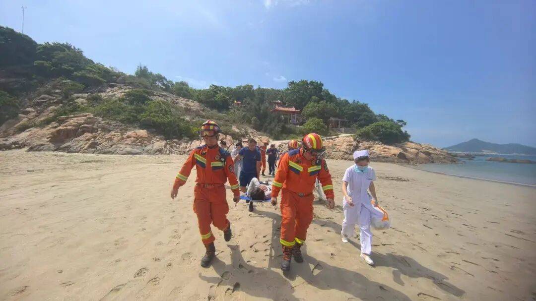 打卡拍照<strong></p>
<p>法拉第未来股票</strong>,再美也不能用生命对焦