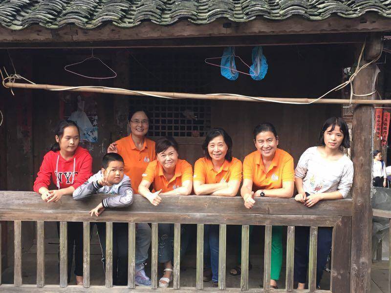 那个让老师骄傲的“调皮”班级！30年同学聚会<strong></p>
<p>格力地产股票</strong>，还伴有一封来自贵州的感谢信