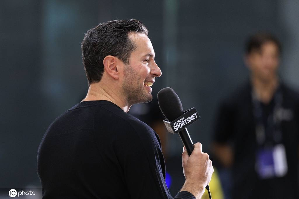 湖人将帅回应詹姆斯广告事件 雷迪克:你们都是傻子<strong></p>
<p>格力地产股票</strong>？