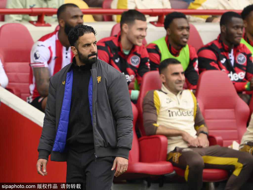 魔迷天塌了<strong></p>
<p>王府井股票</strong>?曼联股东拉爵确认:计划给阿莫林三年时间