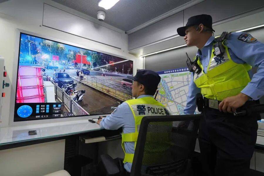 突然群发<strong></p>
<p>王府井股票</strong>！大批上海市民收到警方短信！全市爆火网红已被锁定...有爸爸因孩子违规被罚款