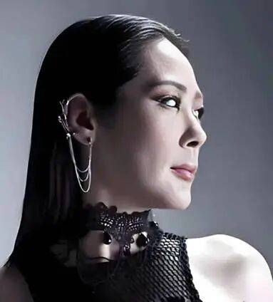 关淑怡病危:有一种叛逆<strong></p>
<p>王府井股票</strong>,叫关淑怡