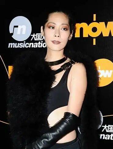 关淑怡病危:有一种叛逆<strong></p>
<p>王府井股票</strong>,叫关淑怡