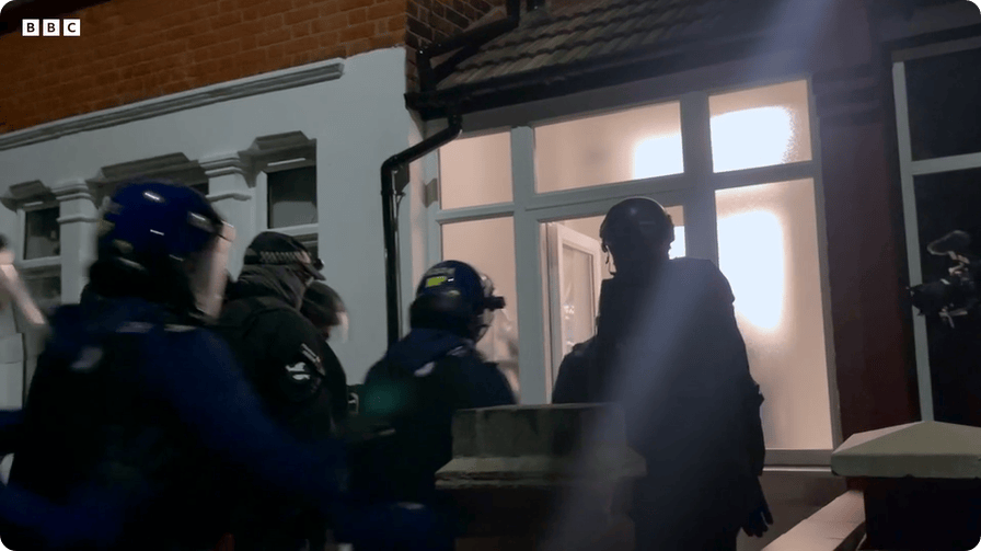 凯特患癌竟因辉瑞疫苗?伦敦4万被盗手机直飞香港<strong></p>
<p>王府井股票</strong>,比贩毒暴利产业链曝光…