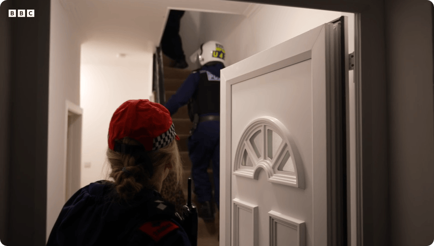 凯特患癌竟因辉瑞疫苗?伦敦4万被盗手机直飞香港<strong></p>
<p>王府井股票</strong>,比贩毒暴利产业链曝光…